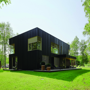 Lasita Aken Cladding Thermory Vivid Opaque Black, Profiles C34 Mix&Match Architect Annika Valkna Photos Karl Kasepo╠Âld (24)